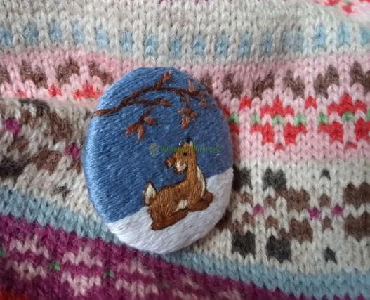 <div style=margin-left:10px><h1>Вышитая брошь</h1><p><a href="/catalog/ukrasheniya/">Прикраси</a> » <a href="/catalog/ukrasheniya/aksessuary/">Аксесуари</a></p><i class="fa fa-map-marker"></i> Полтавская область, Кременчуг<br /><br /><div class="socdata"><script src="//yastatic.net/es5-shims/0.0.2/es5-shims.min.js"></script>
                                            <script src="//yastatic.net/share2/share.js"></script>
                                            <div class="ya-share2" data-services="facebook,gplus,twitter,lj,viber,whatsapp,skype" data-counter=""></div></div>