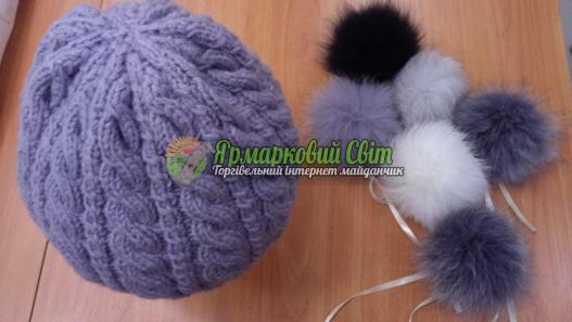 <div style=margin-left:10px><h1>Вязанная шапка с меховым бубоном</h1><p><a href="/catalog/golovnue_ubory/">Головні убори
</a> » <a href="/catalog/golovnue_ubory/shapki/">Шапки</a></p><i class="fa fa-map-marker"></i> Днепропетровская область, Каменское<br /><br /><div class="socdata"><script src="//yastatic.net/es5-shims/0.0.2/es5-shims.min.js"></script>
                                            <script src="//yastatic.net/share2/share.js"></script>
                                            <div class="ya-share2" data-services="facebook,gplus,twitter,lj,viber,whatsapp,skype" data-counter=""></div></div>