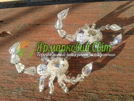 <div style=margin-left:10px><h1>Скорпион</h1><p><a href="/catalog/ukrasheniya/">Прикраси</a> » <a href="/catalog/ukrasheniya/podarki/">Подарунки</a></p><i class="fa fa-map-marker"></i> Киевская область, Киев<br /><br /><div class="socdata"><script src="//yastatic.net/es5-shims/0.0.2/es5-shims.min.js"></script>
                                            <script src="//yastatic.net/share2/share.js"></script>
                                            <div class="ya-share2" data-services="facebook,gplus,twitter,lj,viber,whatsapp,skype" data-counter=""></div></div>