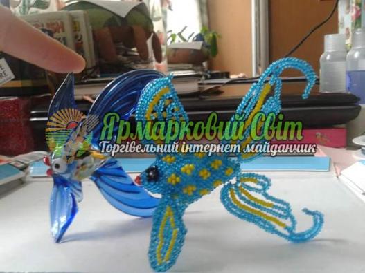 <div style=margin-left:10px><h1>Рибка-українка</h1><p><a href="/catalog/podarki--suveniry/">Подарунки, сувеніри</a> » <a href="/catalog/podarki--suveniry/suveniry/">Сувеніри</a></p><i class="fa fa-map-marker"></i> Киевская область, Киев<br /><br /><div class="socdata"><script src="//yastatic.net/es5-shims/0.0.2/es5-shims.min.js"></script>
                                            <script src="//yastatic.net/share2/share.js"></script>
                                            <div class="ya-share2" data-services="facebook,gplus,twitter,lj,viber,whatsapp,skype" data-counter=""></div></div>