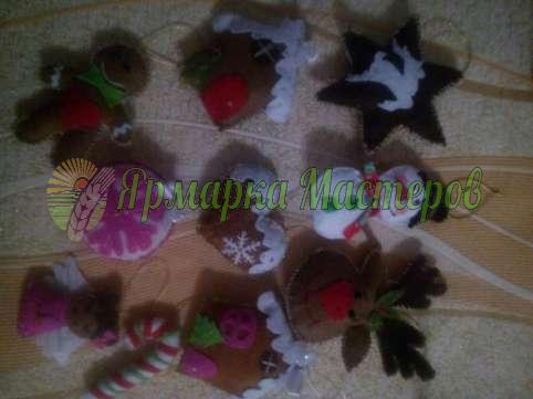 <div style=margin-left:10px><h1>новогодние подвески из фетра</h1><p><a href="/catalog/podarki--suveniry/">Подарунки, сувеніри</a> » <a href="/catalog/podarki--suveniry/igrushki/">Iграшки</a></p><i class="fa fa-map-marker"></i> Запорожская область, Бердянск<br /><br /><div class="socdata"><script src="//yastatic.net/es5-shims/0.0.2/es5-shims.min.js"></script>
                                            <script src="//yastatic.net/share2/share.js"></script>
                                            <div class="ya-share2" data-services="facebook,gplus,twitter,lj,viber,whatsapp,skype" data-counter=""></div></div>