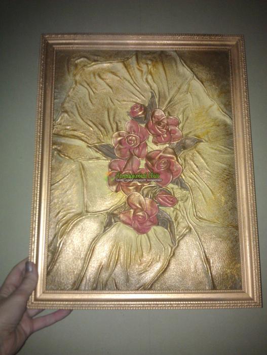 <div style=margin-left:10px><h1>Картина из натуральной кожи</h1><p><a href="/catalog/kartiny/">Картини</a> » <a href="/catalog/kartiny/panno/">Панно</a></p><i class="fa fa-map-marker"></i> Донецкая область, Мариуполь<br /><br /><div class="socdata"><script src="//yastatic.net/es5-shims/0.0.2/es5-shims.min.js"></script>
                                            <script src="//yastatic.net/share2/share.js"></script>
                                            <div class="ya-share2" data-services="facebook,gplus,twitter,lj,viber,whatsapp,skype" data-counter=""></div></div>