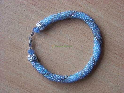 <div style=margin-left:10px><h1>Жгут из бисера</h1><p><a href="/catalog/bijuteriya/">Біжутерія</a> » <a href="/catalog/bijuteriya/braslety/">Браслети</a></p><i class="fa fa-map-marker"></i> Днепропетровская область, Днепродзержинск<br /><br /><div class="socdata"><script src="//yastatic.net/es5-shims/0.0.2/es5-shims.min.js"></script>
                                            <script src="//yastatic.net/share2/share.js"></script>
                                            <div class="ya-share2" data-services="facebook,gplus,twitter,lj,viber,whatsapp,skype" data-counter=""></div></div>