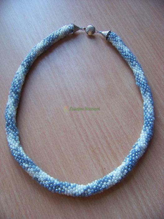 <div style=margin-left:10px><h1>Жгут из бисера</h1><p><a href="/catalog/bijuteriya/">Біжутерія</a> » <a href="/catalog/bijuteriya/braslety/">Браслети</a></p><i class="fa fa-map-marker"></i> Днепропетровская область, Днепродзержинск<br /><br /><div class="socdata"><script src="//yastatic.net/es5-shims/0.0.2/es5-shims.min.js"></script>
                                            <script src="//yastatic.net/share2/share.js"></script>
                                            <div class="ya-share2" data-services="facebook,gplus,twitter,lj,viber,whatsapp,skype" data-counter=""></div></div>