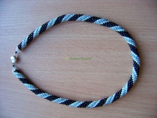 <div style=margin-left:10px><h1>Жгут из бисера</h1><p><a href="/catalog/bijuteriya/">Біжутерія</a> » <a href="/catalog/bijuteriya/braslety/">Браслети</a></p><i class="fa fa-map-marker"></i> Днепропетровская область, Днепродзержинск<br /><br /><div class="socdata"><script src="//yastatic.net/es5-shims/0.0.2/es5-shims.min.js"></script>
                                            <script src="//yastatic.net/share2/share.js"></script>
                                            <div class="ya-share2" data-services="facebook,gplus,twitter,lj,viber,whatsapp,skype" data-counter=""></div></div>