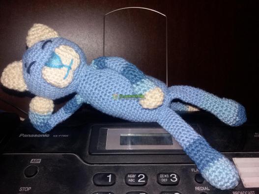 <div style=margin-left:10px><h1>Кот Аминеко</h1><p><a href="/catalog/ukrasheniya/">Прикраси</a> » <a href="/catalog/ukrasheniya/igrushki/">Iграшки</a></p><i class="fa fa-map-marker"></i> Киевская область, Киев<br /><br /><div class="socdata"><script src="//yastatic.net/es5-shims/0.0.2/es5-shims.min.js"></script>
                                            <script src="//yastatic.net/share2/share.js"></script>
                                            <div class="ya-share2" data-services="facebook,gplus,twitter,lj,viber,whatsapp,skype" data-counter=""></div></div>