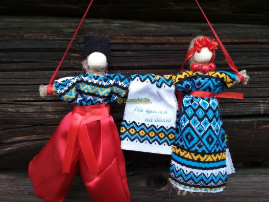 <div style=margin-left:10px><h1>Нерозлучники ляльки, парочка</h1><p><a href="/catalog/podarki--suveniry/">Подарунки, сувеніри</a> » <a href="/catalog/podarki--suveniry/suveniry/">Сувеніри</a></p><i class="fa fa-map-marker"></i> Черновицкая область, Вижница<br /><br /><div class="socdata"><script src="//yastatic.net/es5-shims/0.0.2/es5-shims.min.js"></script>
                                            <script src="//yastatic.net/share2/share.js"></script>
                                            <div class="ya-share2" data-services="facebook,gplus,twitter,lj,viber,whatsapp,skype" data-counter=""></div></div>