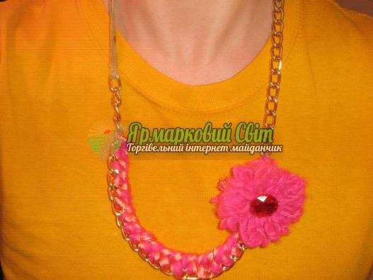 <div style=margin-left:10px><h1>Плетенные колье-косы. Брошки</h1><p><a href="/catalog/ukrasheniya/">Прикраси</a> » <a href="/catalog/ukrasheniya/aksessuary/">Аксесуари</a></p><i class="fa fa-map-marker"></i> Запорожская область, Запорожье<br /><br /><div class="socdata"><script src="//yastatic.net/es5-shims/0.0.2/es5-shims.min.js"></script>
                                            <script src="//yastatic.net/share2/share.js"></script>
                                            <div class="ya-share2" data-services="facebook,gplus,twitter,lj,viber,whatsapp,skype" data-counter=""></div></div>