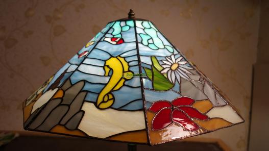 <div style=margin-left:10px><h1>Лампа витражная. Витраж Тиффани</h1><p><a href="/catalog/dekor/">Декор</a> » <a href="/catalog/dekor/drugoe/">Iнше</a></p><i class="fa fa-map-marker"></i> Закарпатская область, Мукачево<br /><br /><div class="socdata"><script src="//yastatic.net/es5-shims/0.0.2/es5-shims.min.js"></script>
                                            <script src="//yastatic.net/share2/share.js"></script>
                                            <div class="ya-share2" data-services="facebook,gplus,twitter,lj,viber,whatsapp,skype" data-counter=""></div></div>