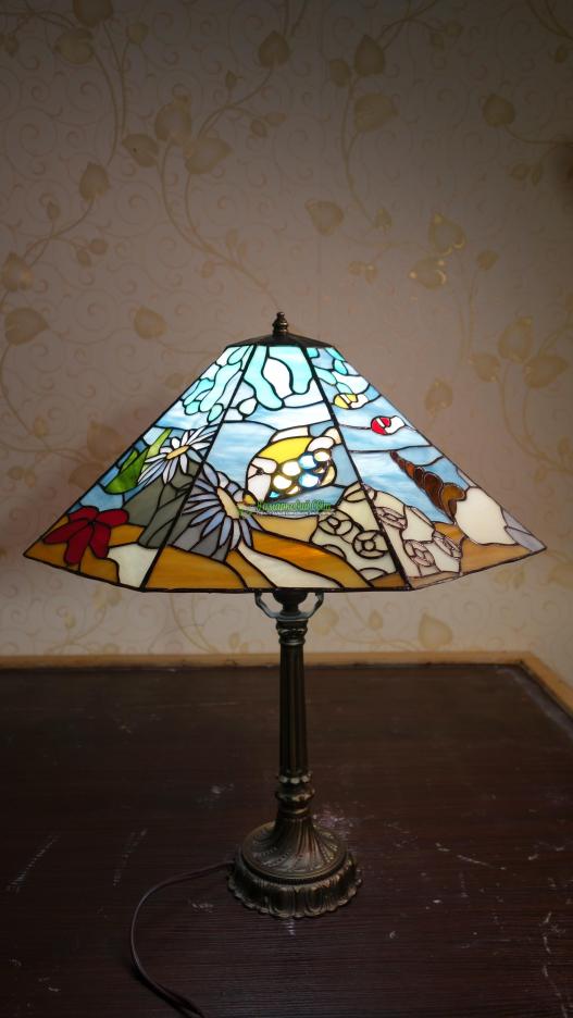 <div style=margin-left:10px><h1>Лампа витражная. Витраж Тиффани</h1><p><a href="/catalog/dekor/">Декор</a> » <a href="/catalog/dekor/drugoe/">Iнше</a></p><i class="fa fa-map-marker"></i> Закарпатская область, Мукачево<br /><br /><div class="socdata"><script src="//yastatic.net/es5-shims/0.0.2/es5-shims.min.js"></script>
                                            <script src="//yastatic.net/share2/share.js"></script>
                                            <div class="ya-share2" data-services="facebook,gplus,twitter,lj,viber,whatsapp,skype" data-counter=""></div></div>