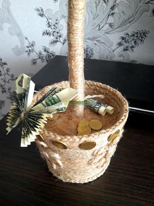 <div style=margin-left:10px><h1>Топтарий Денежное дерево</h1><p><a href="/catalog/ukrasheniya/">Прикраси</a> » <a href="/catalog/ukrasheniya/podarki/">Подарунки</a></p><i class="fa fa-map-marker"></i> Днепропетровская область, Кривой Рог<br /><br /><div class="socdata"><script src="//yastatic.net/es5-shims/0.0.2/es5-shims.min.js"></script>
                                            <script src="//yastatic.net/share2/share.js"></script>
                                            <div class="ya-share2" data-services="facebook,gplus,twitter,lj,viber,whatsapp,skype" data-counter=""></div></div>