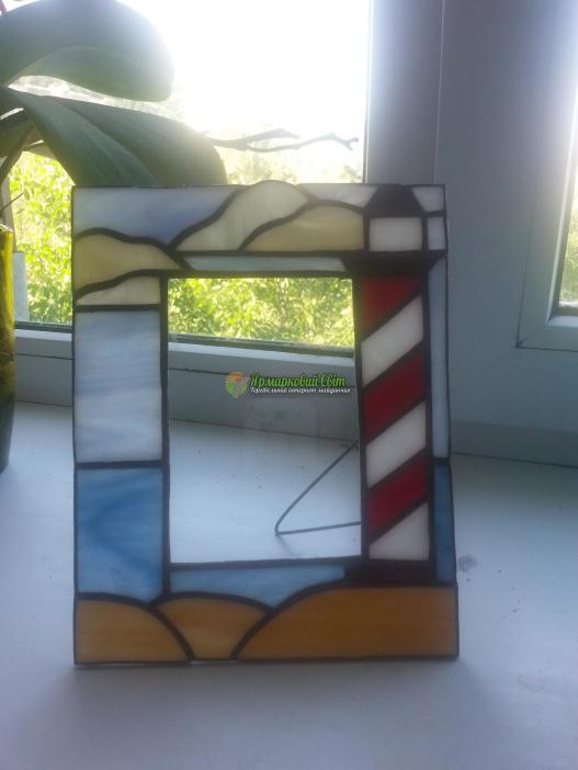 <div style=margin-left:10px><h1>Фоторамка из витражного стекла. Витраж Тиффани.</h1><p><a href="/catalog/dekor/">Декор</a> » <a href="/catalog/dekor/drugoe/">Iнше</a></p><i class="fa fa-map-marker"></i> Закарпатская область, Мукачево<br /><br /><div class="socdata"><script src="//yastatic.net/es5-shims/0.0.2/es5-shims.min.js"></script>
                                            <script src="//yastatic.net/share2/share.js"></script>
                                            <div class="ya-share2" data-services="facebook,gplus,twitter,lj,viber,whatsapp,skype" data-counter=""></div></div>