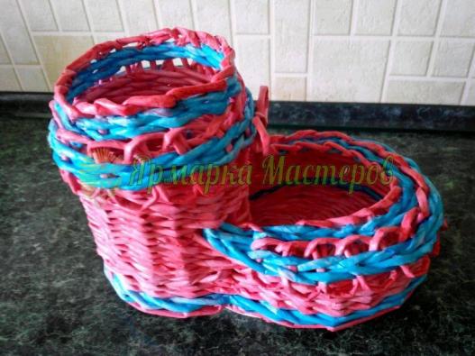 <div style=margin-left:10px><h1>Поделки плетеные из бумаги</h1><p><a href="/catalog/ukrasheniya/">Прикраси</a> » <a href="/catalog/ukrasheniya/podarki/">Подарунки</a></p><i class="fa fa-map-marker"></i> Херсонская область, Новая Каховка<br /><br /><div class="socdata"><script src="//yastatic.net/es5-shims/0.0.2/es5-shims.min.js"></script>
                                            <script src="//yastatic.net/share2/share.js"></script>
                                            <div class="ya-share2" data-services="facebook,gplus,twitter,lj,viber,whatsapp,skype" data-counter=""></div></div>
