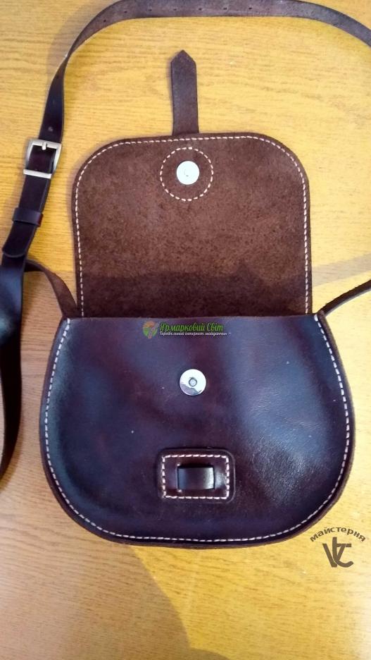 <div style=margin-left:10px><h1>Сумка жіноча зі шкіри, ручна робота</h1><p><a href="/catalog/ukrasheniya/">Прикраси</a> » <a href="/catalog/ukrasheniya/aksessuary/">Аксесуари</a></p><i class="fa fa-map-marker"></i> Житомирская область, Коростень<br /><br /><div class="socdata"><script src="//yastatic.net/es5-shims/0.0.2/es5-shims.min.js"></script>
                                            <script src="//yastatic.net/share2/share.js"></script>
                                            <div class="ya-share2" data-services="facebook,gplus,twitter,lj,viber,whatsapp,skype" data-counter=""></div></div>