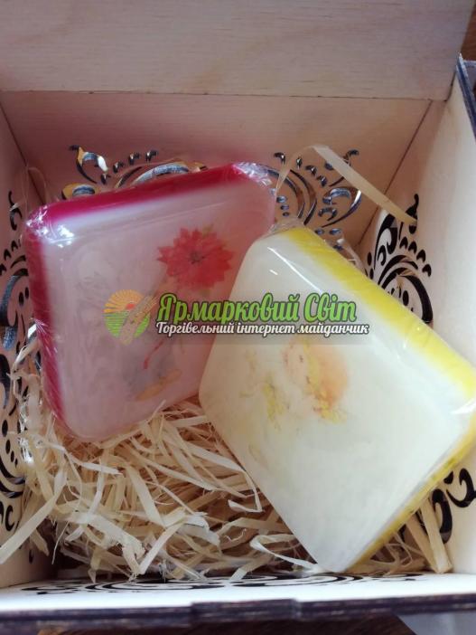 <div style=margin-left:10px><h1>Мыло ручной работы!</h1><p><a href="/catalog/podarki--suveniry/">Подарунки, сувеніри</a> » <a href="/catalog/podarki--suveniry/mylo/">Мило</a></p><i class="fa fa-map-marker"></i> Киевская область, Киев<br /><br /><div class="socdata"><script src="//yastatic.net/es5-shims/0.0.2/es5-shims.min.js"></script>
                                            <script src="//yastatic.net/share2/share.js"></script>
                                            <div class="ya-share2" data-services="facebook,gplus,twitter,lj,viber,whatsapp,skype" data-counter=""></div></div>