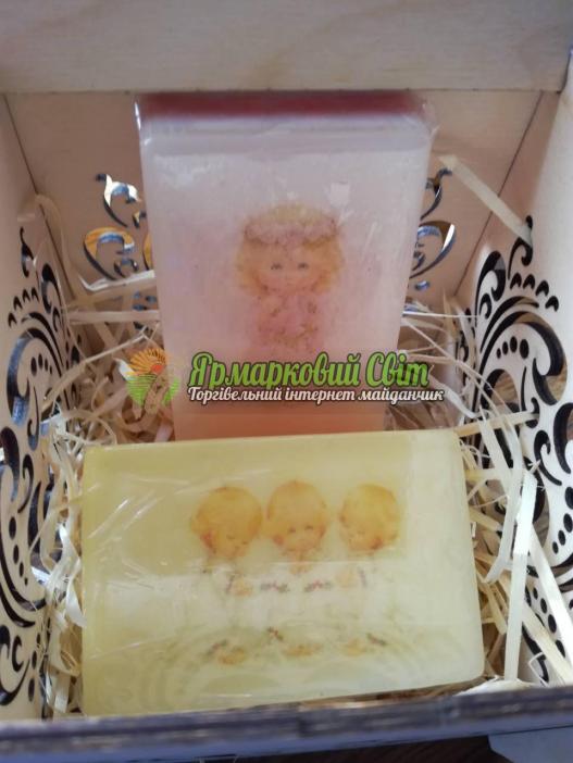 <div style=margin-left:10px><h1>Мыло ручной работы!</h1><p><a href="/catalog/podarki--suveniry/">Подарунки, сувеніри</a> » <a href="/catalog/podarki--suveniry/mylo/">Мило</a></p><i class="fa fa-map-marker"></i> Киевская область, Киев<br /><br /><div class="socdata"><script src="//yastatic.net/es5-shims/0.0.2/es5-shims.min.js"></script>
                                            <script src="//yastatic.net/share2/share.js"></script>
                                            <div class="ya-share2" data-services="facebook,gplus,twitter,lj,viber,whatsapp,skype" data-counter=""></div></div>