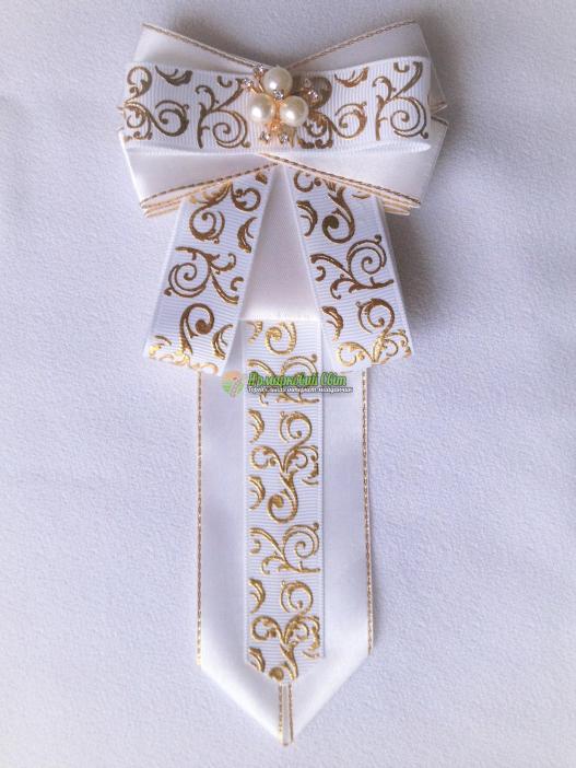 <div style=margin-left:10px><h1>Галстук-брошь - эсклюзивные</h1><p><a href="/catalog/bijuteriya/">Біжутерія</a> » <a href="/catalog/bijuteriya/drugaya-bijuteriya/">Iнша біжутерія</a></p><i class="fa fa-map-marker"></i> Киевская область, Киев<br /><br /><div class="socdata"><script src="//yastatic.net/es5-shims/0.0.2/es5-shims.min.js"></script>
                                            <script src="//yastatic.net/share2/share.js"></script>
                                            <div class="ya-share2" data-services="facebook,gplus,twitter,lj,viber,whatsapp,skype" data-counter=""></div></div>