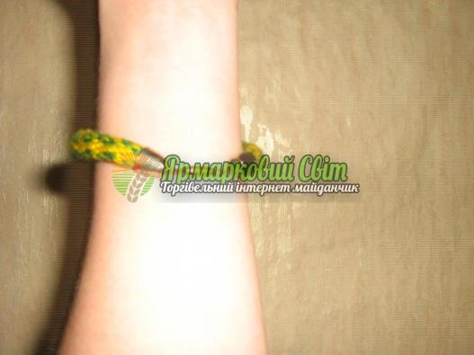 <div style=margin-left:10px><h1>Плетенный браслет из пряжи</h1><p><a href="/catalog/bijuteriya/">Біжутерія</a> » <a href="/catalog/bijuteriya/braslety/">Браслети</a></p><i class="fa fa-map-marker"></i> Запорожская область, Запорожье<br /><br /><div class="socdata"><script src="//yastatic.net/es5-shims/0.0.2/es5-shims.min.js"></script>
                                            <script src="//yastatic.net/share2/share.js"></script>
                                            <div class="ya-share2" data-services="facebook,gplus,twitter,lj,viber,whatsapp,skype" data-counter=""></div></div>