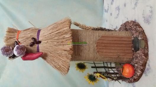 <div style=margin-left:10px><h1>Украинская хата</h1><p><a href="/catalog/yvelirnue_izdeliya/">Ювелірні вироби
</a> » <a href="/catalog/yvelirnue_izdeliya/drugoe/">Iнше</a></p><i class="fa fa-map-marker"></i> Днепропетровская область, Днепропетровск<br /><br /><div class="socdata"><script src="//yastatic.net/es5-shims/0.0.2/es5-shims.min.js"></script>
                                            <script src="//yastatic.net/share2/share.js"></script>
                                            <div class="ya-share2" data-services="facebook,gplus,twitter,lj,viber,whatsapp,skype" data-counter=""></div></div>