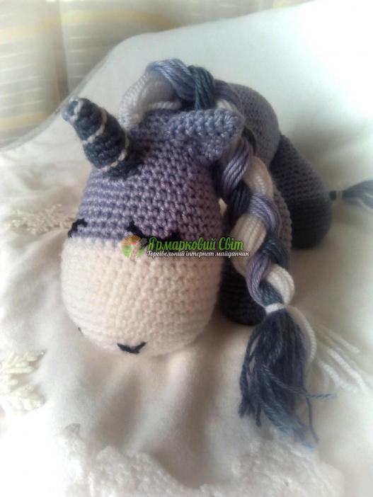 <div style=margin-left:10px><h1>Єдиноріг / единорог /</h1><p><a href="/catalog/ukrasheniya/">Прикраси</a> » <a href="/catalog/ukrasheniya/igrushki/">Iграшки</a></p><i class="fa fa-map-marker"></i> Волынская область, Любомль<br /><br /><div class="socdata"><script src="//yastatic.net/es5-shims/0.0.2/es5-shims.min.js"></script>
                                            <script src="//yastatic.net/share2/share.js"></script>
                                            <div class="ya-share2" data-services="facebook,gplus,twitter,lj,viber,whatsapp,skype" data-counter=""></div></div>