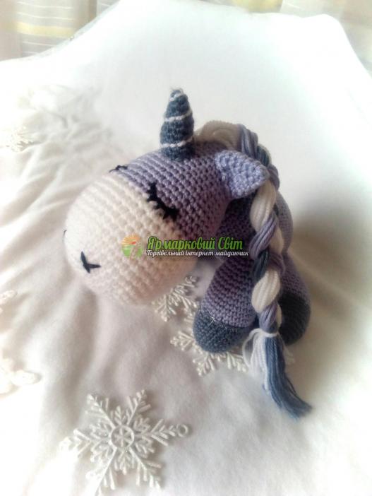 <div style=margin-left:10px><h1>Єдиноріг / единорог /</h1><p><a href="/catalog/ukrasheniya/">Прикраси</a> » <a href="/catalog/ukrasheniya/igrushki/">Iграшки</a></p><i class="fa fa-map-marker"></i> Волынская область, Любомль<br /><br /><div class="socdata"><script src="//yastatic.net/es5-shims/0.0.2/es5-shims.min.js"></script>
                                            <script src="//yastatic.net/share2/share.js"></script>
                                            <div class="ya-share2" data-services="facebook,gplus,twitter,lj,viber,whatsapp,skype" data-counter=""></div></div>