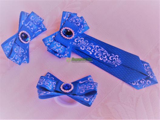 <div style=margin-left:10px><h1>Комплект для школы</h1><p><a href="/catalog/aksessuary/">Аксесуари</a> » <a href="/catalog/aksessuary/banty/">Банти</a></p><i class="fa fa-map-marker"></i> Киевская область, Киев<br /><br /><div class="socdata"><script src="//yastatic.net/es5-shims/0.0.2/es5-shims.min.js"></script>
                                            <script src="//yastatic.net/share2/share.js"></script>
                                            <div class="ya-share2" data-services="facebook,gplus,twitter,lj,viber,whatsapp,skype" data-counter=""></div></div>