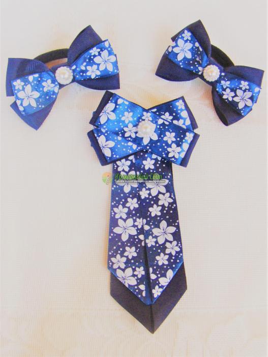 <div style=margin-left:10px><h1>Комплект для школы</h1><p><a href="/catalog/aksessuary/">Аксесуари</a> » <a href="/catalog/aksessuary/banty/">Банти</a></p><i class="fa fa-map-marker"></i> Киевская область, Киев<br /><br /><div class="socdata"><script src="//yastatic.net/es5-shims/0.0.2/es5-shims.min.js"></script>
                                            <script src="//yastatic.net/share2/share.js"></script>
                                            <div class="ya-share2" data-services="facebook,gplus,twitter,lj,viber,whatsapp,skype" data-counter=""></div></div>