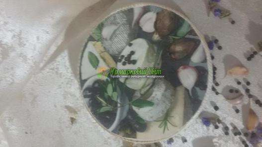 <div style=margin-left:10px><h1>Сырная сервировочная доска "Брынза"</h1><p><a href="/catalog/podarki--suveniry/">Подарунки, сувеніри</a> » <a href="/catalog/podarki--suveniry/podarki/">Подарунки</a></p><i class="fa fa-map-marker"></i> Киевская область, Киев<br /><br /><div class="socdata"><script src="//yastatic.net/es5-shims/0.0.2/es5-shims.min.js"></script>
                                            <script src="//yastatic.net/share2/share.js"></script>
                                            <div class="ya-share2" data-services="facebook,gplus,twitter,lj,viber,whatsapp,skype" data-counter=""></div></div>