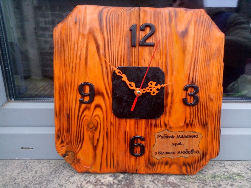 <div style=margin-left:10px><h1>Часы из дерева</h1><p><a href="/catalog/dekor/">Декор</a> » <a href="/catalog/dekor/drugoe/">Iнше</a></p><i class="fa fa-map-marker"></i> Ровенская область, Ровно<br /><br /><div class="socdata"><script src="//yastatic.net/es5-shims/0.0.2/es5-shims.min.js"></script>
                                            <script src="//yastatic.net/share2/share.js"></script>
                                            <div class="ya-share2" data-services="facebook,gplus,twitter,lj,viber,whatsapp,skype" data-counter=""></div></div>