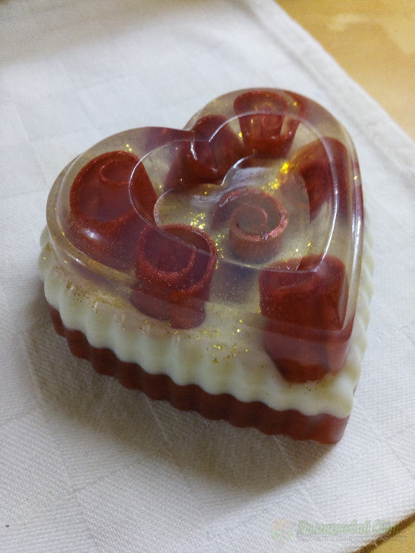 <div style=margin-left:10px><h1>Мыло из основы</h1><p><a href="/catalog/podarki--suveniry/">Подарунки, сувеніри</a> » <a href="/catalog/podarki--suveniry/mylo/">Мило</a></p><i class="fa fa-map-marker"></i> Донецкая область, Славянск<br /><br /><div class="socdata"><script src="//yastatic.net/es5-shims/0.0.2/es5-shims.min.js"></script>
                                            <script src="//yastatic.net/share2/share.js"></script>
                                            <div class="ya-share2" data-services="facebook,gplus,twitter,lj,viber,whatsapp,skype" data-counter=""></div></div>