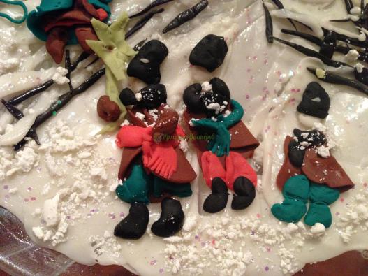 <div style=margin-left:10px><h1>Тарелка декоративная рождественская</h1><p><a href="/catalog/kartiny/">Картини</a> » <a href="/catalog/kartiny/na-stekle/">На склі</a></p><i class="fa fa-map-marker"></i> Киевская область, Киев<br /><br /><div class="socdata"><script src="//yastatic.net/es5-shims/0.0.2/es5-shims.min.js"></script>
                                            <script src="//yastatic.net/share2/share.js"></script>
                                            <div class="ya-share2" data-services="facebook,gplus,twitter,lj,viber,whatsapp,skype" data-counter=""></div></div>