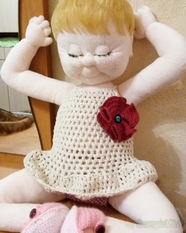 <div style=margin-left:10px><h1>Кукла ручной работы</h1><p><a href="/catalog/ukrasheniya/">Прикраси</a> » <a href="/catalog/ukrasheniya/igrushki/">Iграшки</a></p><i class="fa fa-map-marker"></i> Киевская область, Боярка<br /><br /><div class="socdata"><script src="//yastatic.net/es5-shims/0.0.2/es5-shims.min.js"></script>
                                            <script src="//yastatic.net/share2/share.js"></script>
                                            <div class="ya-share2" data-services="facebook,gplus,twitter,lj,viber,whatsapp,skype" data-counter=""></div></div>