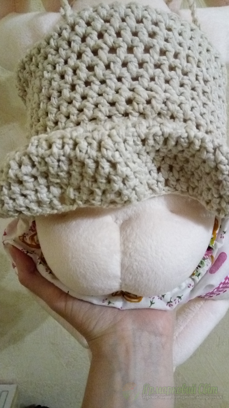 <div style=margin-left:10px><h1>Кукла ручной работы</h1><p><a href="/catalog/ukrasheniya/">Прикраси</a> » <a href="/catalog/ukrasheniya/igrushki/">Iграшки</a></p><i class="fa fa-map-marker"></i> Киевская область, Боярка<br /><br /><div class="socdata"><script src="//yastatic.net/es5-shims/0.0.2/es5-shims.min.js"></script>
                                            <script src="//yastatic.net/share2/share.js"></script>
                                            <div class="ya-share2" data-services="facebook,gplus,twitter,lj,viber,whatsapp,skype" data-counter=""></div></div>