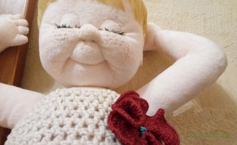 <div style=margin-left:10px><h1>Кукла ручной работы</h1><p><a href="/catalog/ukrasheniya/">Прикраси</a> » <a href="/catalog/ukrasheniya/igrushki/">Iграшки</a></p><i class="fa fa-map-marker"></i> Киевская область, Боярка<br /><br /><div class="socdata"><script src="//yastatic.net/es5-shims/0.0.2/es5-shims.min.js"></script>
                                            <script src="//yastatic.net/share2/share.js"></script>
                                            <div class="ya-share2" data-services="facebook,gplus,twitter,lj,viber,whatsapp,skype" data-counter=""></div></div>