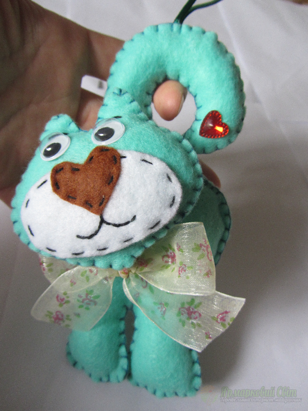 <div style=margin-left:10px><h1>Іграшки з фетру ручної роботи</h1><p><a href="/catalog/igrushki/">Iграшки</a> » <a href="/catalog/igrushki/myagkie/">М'які</a></p><i class="fa fa-map-marker"></i> Киевская область, Киев<br /><br /><div class="socdata"><script src="//yastatic.net/es5-shims/0.0.2/es5-shims.min.js"></script>
                                            <script src="//yastatic.net/share2/share.js"></script>
                                            <div class="ya-share2" data-services="facebook,gplus,twitter,lj,viber,whatsapp,skype" data-counter=""></div></div>