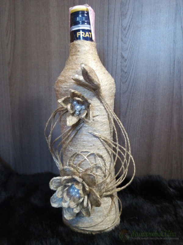 <div style=margin-left:10px><h1>Бутылка вина </h1><p><a href="/catalog/ukrasheniya/">Прикраси</a> » <a href="/catalog/ukrasheniya/podarki/">Подарунки</a></p><i class="fa fa-map-marker"></i> Хмельницкая область, Изяслав<br /><br /><div class="socdata"><script src="//yastatic.net/es5-shims/0.0.2/es5-shims.min.js"></script>
                                            <script src="//yastatic.net/share2/share.js"></script>
                                            <div class="ya-share2" data-services="facebook,gplus,twitter,lj,viber,whatsapp,skype" data-counter=""></div></div>