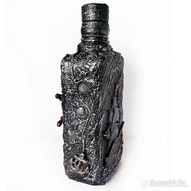 <div style=margin-left:10px><h1>Декоративная бутылка в подарок мужчине моряку «Шкипер» Сувениры для моряков</h1><p><a href="/catalog/podarki--suveniry/">Подарунки, сувеніри</a> » <a href="/catalog/podarki--suveniry/podarki/">Подарунки</a></p><i class="fa fa-map-marker"></i> Донецкая область, Мариуполь<br /><br /><div class="socdata"><script src="//yastatic.net/es5-shims/0.0.2/es5-shims.min.js"></script>
                                            <script src="//yastatic.net/share2/share.js"></script>
                                            <div class="ya-share2" data-services="facebook,gplus,twitter,lj,viber,whatsapp,skype" data-counter=""></div></div>