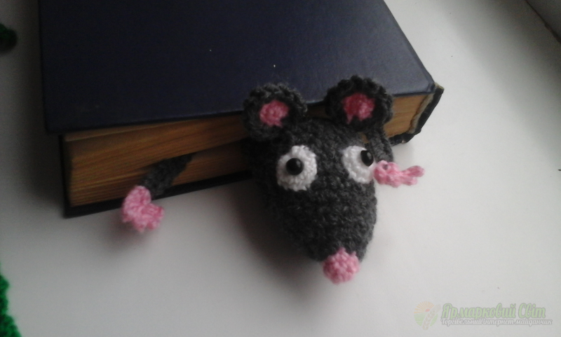 <div style=margin-left:10px><h1>Необычные закладки для книг</h1><p><a href="/catalog/valyanie/">Валяння</a> » <a href="/catalog/valyanie/obschee/">Загальне</a></p><i class="fa fa-map-marker"></i> Днепропетровская область, Никополь<br /><br /><div class="socdata"><script src="//yastatic.net/es5-shims/0.0.2/es5-shims.min.js"></script>
                                            <script src="//yastatic.net/share2/share.js"></script>
                                            <div class="ya-share2" data-services="facebook,gplus,twitter,lj,viber,whatsapp,skype" data-counter=""></div></div>