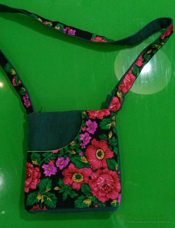 <div style=margin-left:10px><h1>Сумка  с украинским орнаментом, длинной ручкой</h1><p><a href="/catalog/shite/">Шиття</a> » <a href="/catalog/shite/tekstilnye-aksessuary/">Текстильні аксесуари</a></p><i class="fa fa-map-marker"></i> Киевская область, Киев<br /><br /><div class="socdata"><script src="//yastatic.net/es5-shims/0.0.2/es5-shims.min.js"></script>
                                            <script src="//yastatic.net/share2/share.js"></script>
                                            <div class="ya-share2" data-services="facebook,gplus,twitter,lj,viber,whatsapp,skype" data-counter=""></div></div>