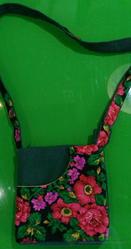 <div style=margin-left:10px><h1>Сумка  с украинским орнаментом, длинной ручкой</h1><p><a href="/catalog/shite/">Шиття</a> » <a href="/catalog/shite/tekstilnye-aksessuary/">Текстильні аксесуари</a></p><i class="fa fa-map-marker"></i> Киевская область, Киев<br /><br /><script src="//yastatic.net/es5-shims/0.0.2/es5-shims.min.js"></script>
                                            <script src="//yastatic.net/share2/share.js"></script>
                                            <div class="ya-share2" data-services="facebook,gplus,twitter,lj,viber,whatsapp,skype" data-counter=""></div><br /><div class="socdata"></div></div>