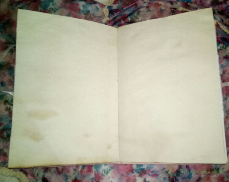 <div style=margin-left:10px><h1>Блокнот в винтажном стиле</h1><p><a href="/catalog/kancelyarskie-tovary/">Канцелярські товари</a> » <a href="/catalog/kancelyarskie-tovary/bloknoty/">Блокноти</a></p><i class="fa fa-map-marker"></i> Днепропетровская область, Кривой Рог<br /><br /><div class="socdata"><script src="//yastatic.net/es5-shims/0.0.2/es5-shims.min.js"></script>
                                            <script src="//yastatic.net/share2/share.js"></script>
                                            <div class="ya-share2" data-services="facebook,gplus,twitter,lj,viber,whatsapp,skype" data-counter=""></div></div>