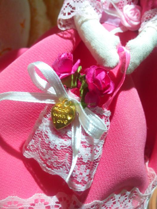 <div style=margin-left:10px><h1>Интерьерная кукла</h1><p><a href="/catalog/igrushki/">Iграшки</a> » <a href="/catalog/igrushki/kukly/">Кукли</a></p><i class="fa fa-map-marker"></i> Кировоградская область, Кировоград<br /><br /><div class="socdata"><script src="//yastatic.net/es5-shims/0.0.2/es5-shims.min.js"></script>
                                            <script src="//yastatic.net/share2/share.js"></script>
                                            <div class="ya-share2" data-services="facebook,gplus,twitter,lj,viber,whatsapp,skype" data-counter=""></div></div>