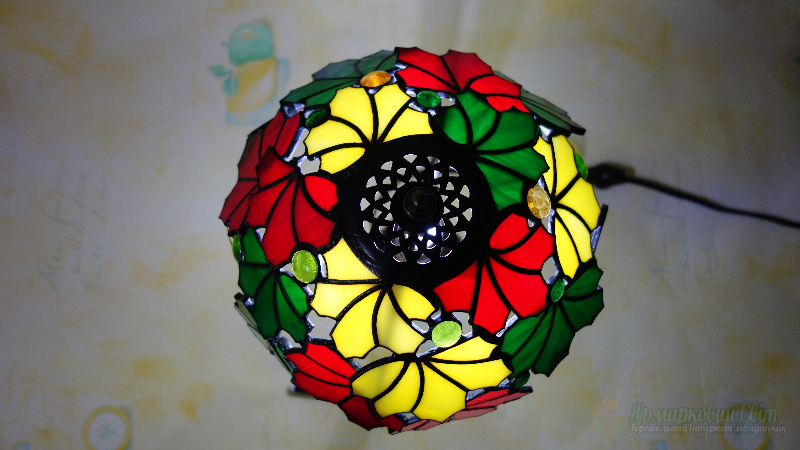 <div style=margin-left:10px><h1>Лампа настольная. Витраж Тиффани.</h1><p><a href="/catalog/dekor/">Декор</a> » <a href="/catalog/dekor/drugoe/">Iнше</a></p><i class="fa fa-map-marker"></i> Закарпатская область, Мукачево<br /><br /><div class="socdata"><script src="//yastatic.net/es5-shims/0.0.2/es5-shims.min.js"></script>
                                            <script src="//yastatic.net/share2/share.js"></script>
                                            <div class="ya-share2" data-services="facebook,gplus,twitter,lj,viber,whatsapp,skype" data-counter=""></div></div>