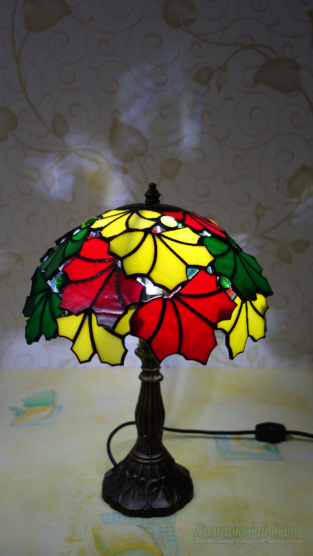 <div style=margin-left:10px><h1>Лампа настольная. Витраж Тиффани.</h1><p><a href="/catalog/dekor/">Декор</a> » <a href="/catalog/dekor/drugoe/">Iнше</a></p><i class="fa fa-map-marker"></i> Закарпатская область, Мукачево<br /><br /><div class="socdata"><script src="//yastatic.net/es5-shims/0.0.2/es5-shims.min.js"></script>
                                            <script src="//yastatic.net/share2/share.js"></script>
                                            <div class="ya-share2" data-services="facebook,gplus,twitter,lj,viber,whatsapp,skype" data-counter=""></div></div>