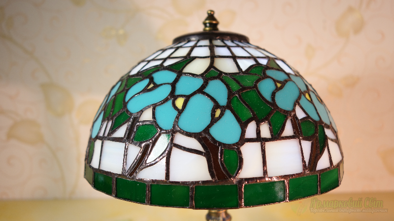 <div style=margin-left:10px><h1>Лампа настольная. Витраж Тиффани.</h1><p><a href="/catalog/dekor/">Декор</a> » <a href="/catalog/dekor/drugoe/">Iнше</a></p><i class="fa fa-map-marker"></i> Закарпатская область, Мукачево<br /><br /><div class="socdata"><script src="//yastatic.net/es5-shims/0.0.2/es5-shims.min.js"></script>
                                            <script src="//yastatic.net/share2/share.js"></script>
                                            <div class="ya-share2" data-services="facebook,gplus,twitter,lj,viber,whatsapp,skype" data-counter=""></div></div>