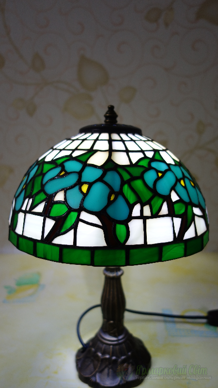 <div style=margin-left:10px><h1>Лампа настольная. Витраж Тиффани.</h1><p><a href="/catalog/dekor/">Декор</a> » <a href="/catalog/dekor/drugoe/">Iнше</a></p><i class="fa fa-map-marker"></i> Закарпатская область, Мукачево<br /><br /><div class="socdata"><script src="//yastatic.net/es5-shims/0.0.2/es5-shims.min.js"></script>
                                            <script src="//yastatic.net/share2/share.js"></script>
                                            <div class="ya-share2" data-services="facebook,gplus,twitter,lj,viber,whatsapp,skype" data-counter=""></div></div>