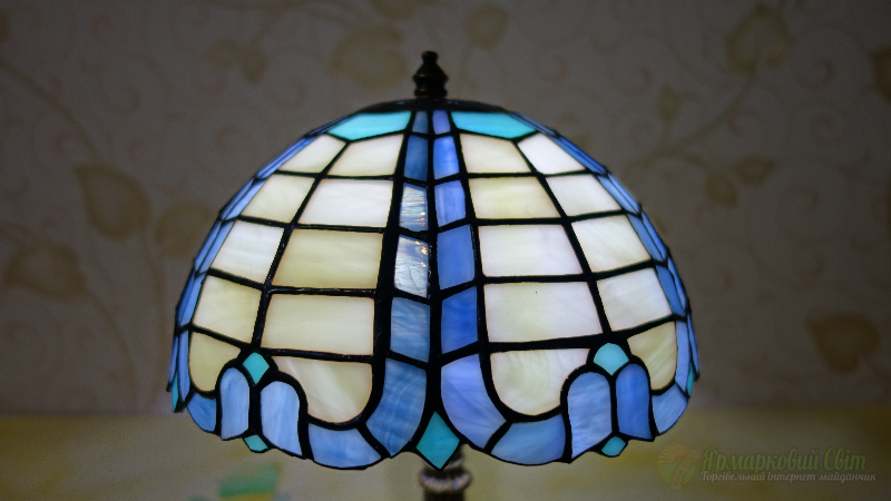 <div style=margin-left:10px><h1>Лампа настольная, ночник. Витраж Тиффани.</h1><p><a href="/catalog/dekor/">Декор</a> » <a href="/catalog/dekor/drugoe/">Iнше</a></p><i class="fa fa-map-marker"></i> Закарпатская область, Мукачево<br /><br /><div class="socdata"><script src="//yastatic.net/es5-shims/0.0.2/es5-shims.min.js"></script>
                                            <script src="//yastatic.net/share2/share.js"></script>
                                            <div class="ya-share2" data-services="facebook,gplus,twitter,lj,viber,whatsapp,skype" data-counter=""></div></div>