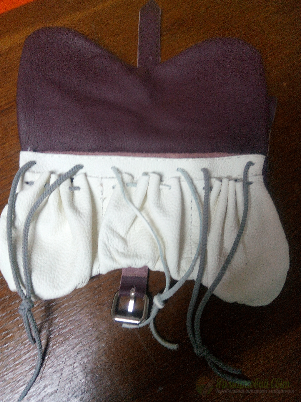 <div style=margin-left:10px><h1>Поясная сумка</h1><p><a href="/catalog/rukodelie/">Рукоділля</a> » <a href="/catalog/rukodelie/rukodelie--obschee/">Рукоділля, загальне</a></p><i class="fa fa-map-marker"></i> Киевская область, Борисполь<br /><br /><div class="socdata"><script src="//yastatic.net/es5-shims/0.0.2/es5-shims.min.js"></script>
                                            <script src="//yastatic.net/share2/share.js"></script>
                                            <div class="ya-share2" data-services="facebook,gplus,twitter,lj,viber,whatsapp,skype" data-counter=""></div></div>