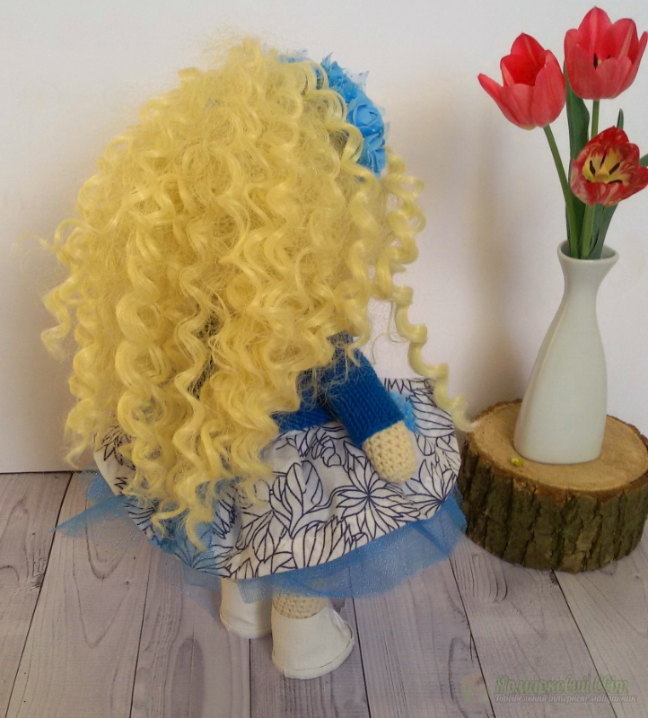 <div style=margin-left:10px><h1>Вязаная кукла </h1><p><a href="/catalog/igrushki/">Iграшки</a> » <a href="/catalog/igrushki/kukly/">Кукли</a></p><i class="fa fa-map-marker"></i> Черновицкая область, Кельменцы<br /><br /><div class="socdata"><script src="//yastatic.net/es5-shims/0.0.2/es5-shims.min.js"></script>
                                            <script src="//yastatic.net/share2/share.js"></script>
                                            <div class="ya-share2" data-services="facebook,gplus,twitter,lj,viber,whatsapp,skype" data-counter=""></div></div>