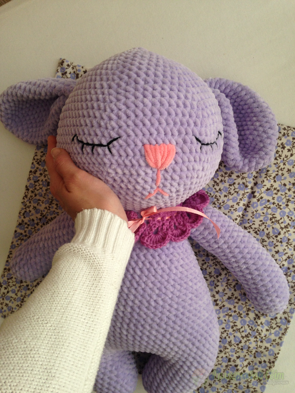 <div style=margin-left:10px><h1>Бойльшой вязаный зайчик крюком!</h1><p><a href="/catalog/igrushki/">Iграшки</a> » <a href="/catalog/igrushki/myagkie/">М'які</a></p><i class="fa fa-map-marker"></i> Киевская область, Киев<br /><br /><div class="socdata"><script src="//yastatic.net/es5-shims/0.0.2/es5-shims.min.js"></script>
                                            <script src="//yastatic.net/share2/share.js"></script>
                                            <div class="ya-share2" data-services="facebook,gplus,twitter,lj,viber,whatsapp,skype" data-counter=""></div></div>